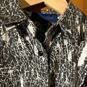 Mociun SUPER RARE NWOT Batik Button Down, L